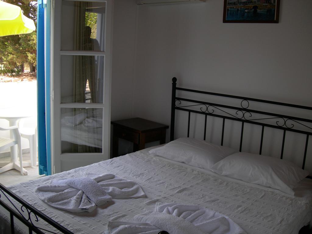 Bizas Rooms & Studios Páros Dış mekan fotoğraf