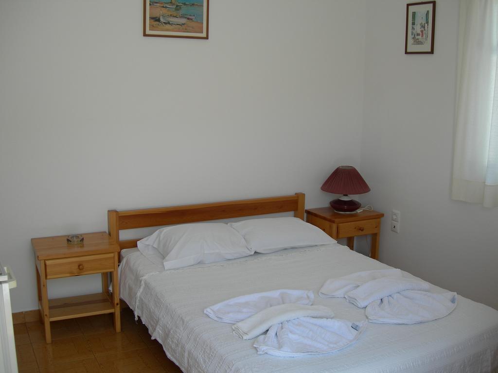 Bizas Rooms & Studios Páros Dış mekan fotoğraf