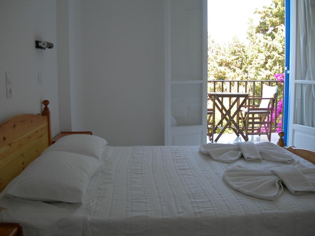 Bizas Rooms & Studios Páros Dış mekan fotoğraf