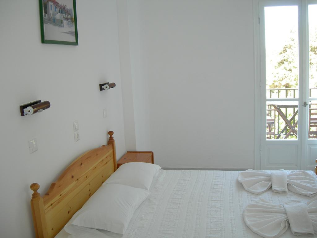 Bizas Rooms & Studios Páros Dış mekan fotoğraf
